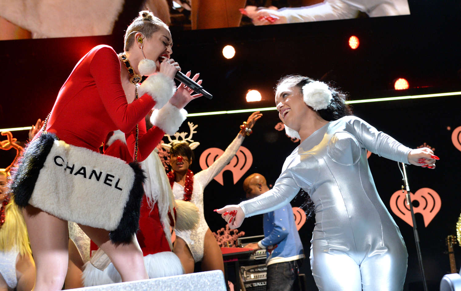 Miley Cyrus 2013 : Miley Cyrus at 93 3 FLZs Jingle Ball -09