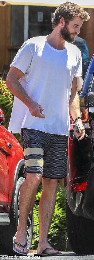 They showcased their stunning beach bodies in the carpark