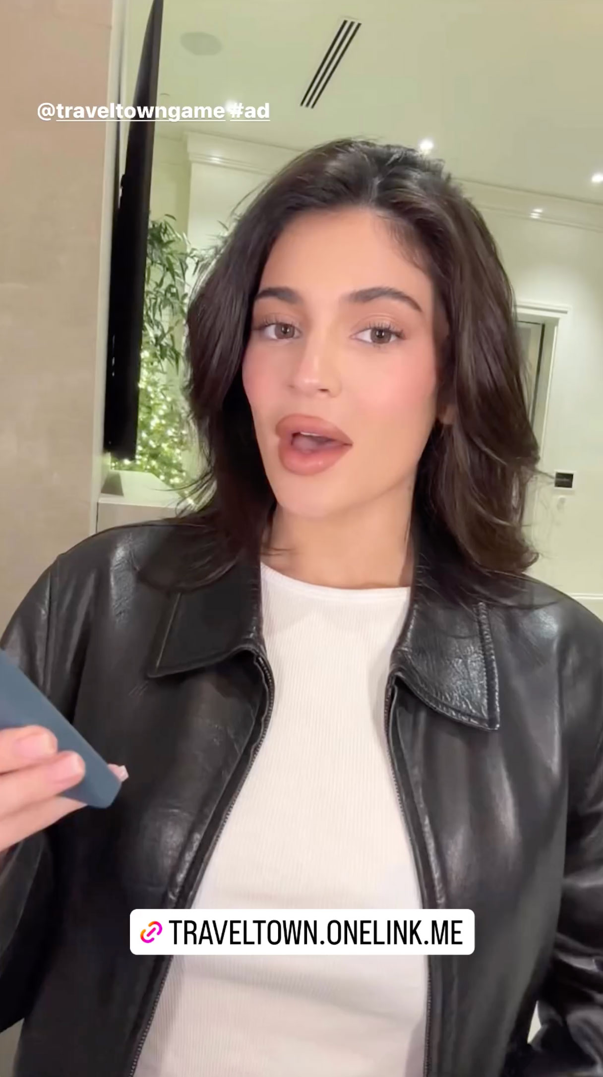 Kylie's fans were also recently shocked to see that she looked like she had just gums in a recent video, theorizing that her front two teeth were false