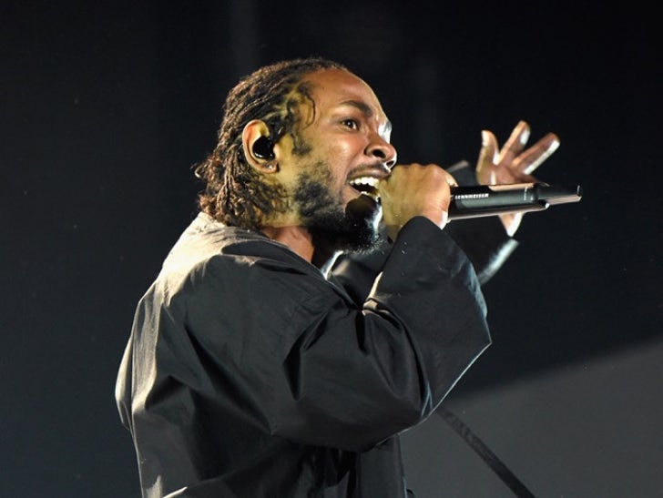 Kendrick Lamar's Performance Pics