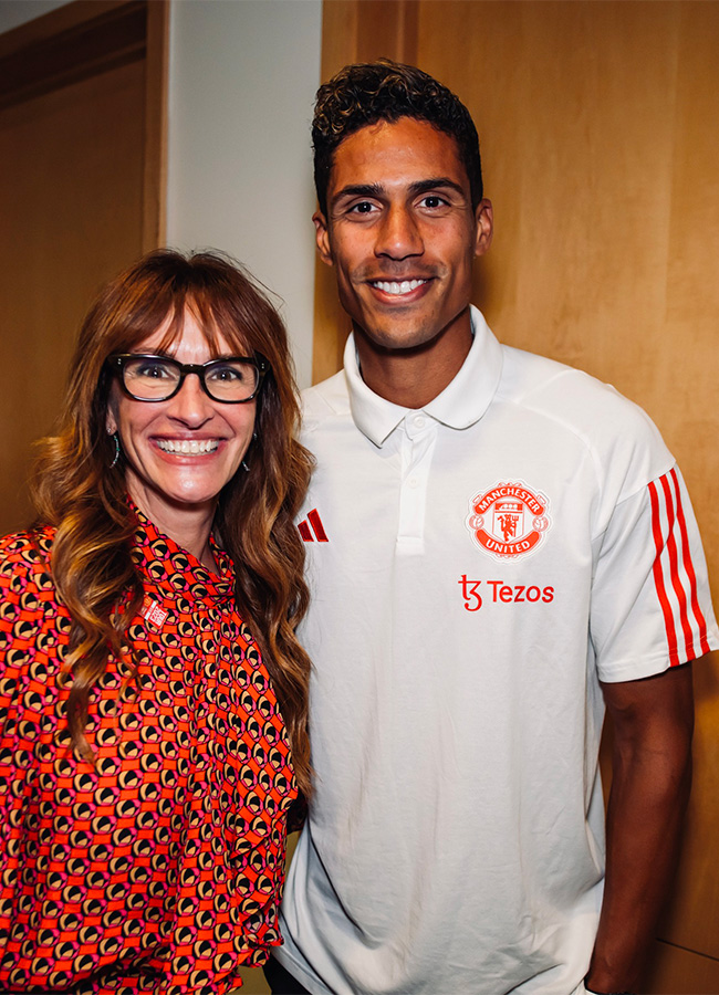 Julia Roberts with Manchester United defender Raphael Varane. Pic: Manchester United