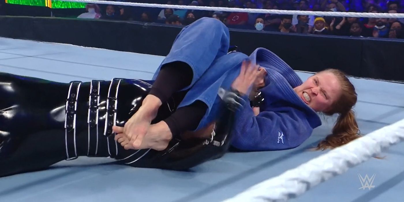 Ronda Rousey Armbar Sonya Deville 