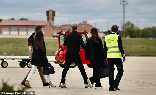 Victoria put her arm around her husband's shoulder as Gordon and Tana held hands