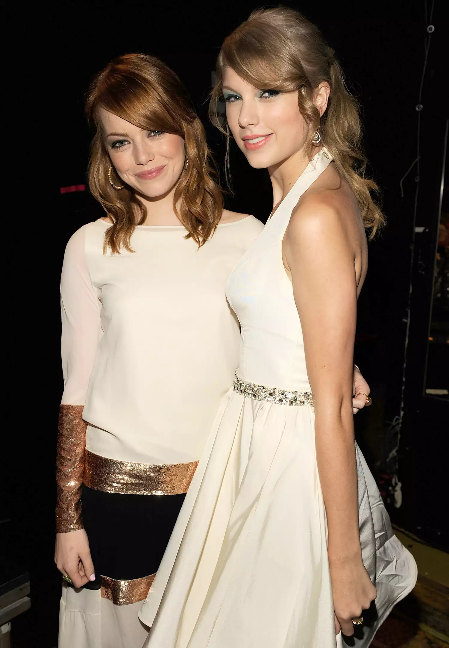 Emma Stone and Taylor Swift attend the 2011 Teen Choice Awards 