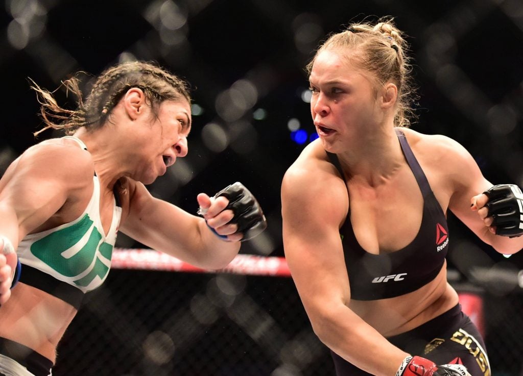 MMA: UFC 190-Rousey vs Correia Aug 1, 2015; Rio de Janeiro, RJ, Brazil; Ronda Rousey (red gloves) fights Bethe Correia (blue gloves) during UFC 190 at HSBC Arena. Rio de Janeiro HSBC Arena RJ Brazil, EDITORIAL USE ONLY PUBLICATIONxINxGERxSUIxAUTxONLY Copyright: xJasonxdaxSilvax 8729328