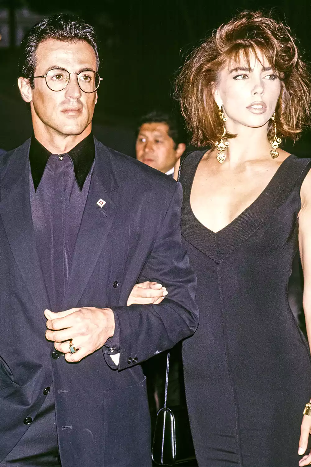 Sylvester Stallone et sa femme Jennifer Flavin lors du Festival de Cannes en mai 1990, France. (Photo by PAT/ARNAL/GARCIA/Gamma-Rapho via Getty Images)