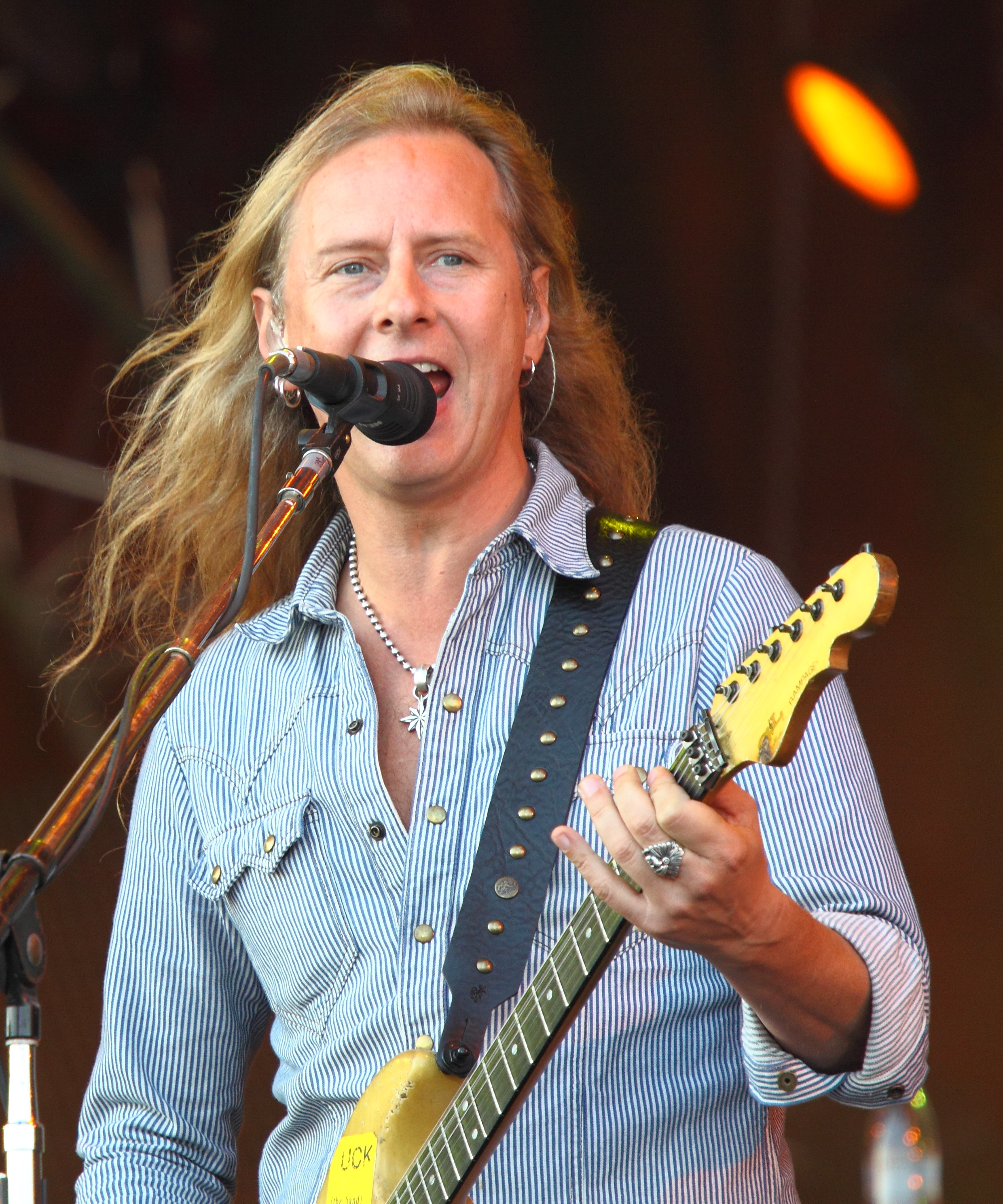 Jerry Cantrell - Wikipedia