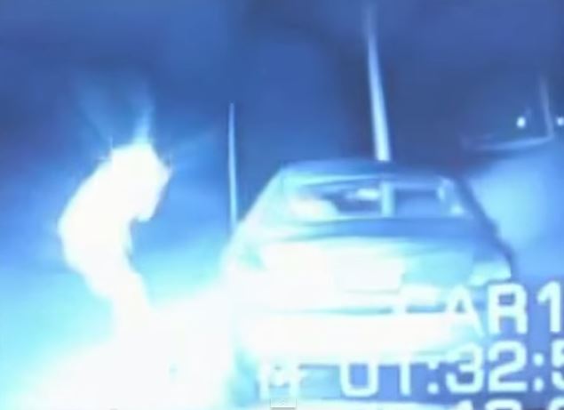 Aliens 'attack United States policeman during traffic stop using blinding  light' | Metro News