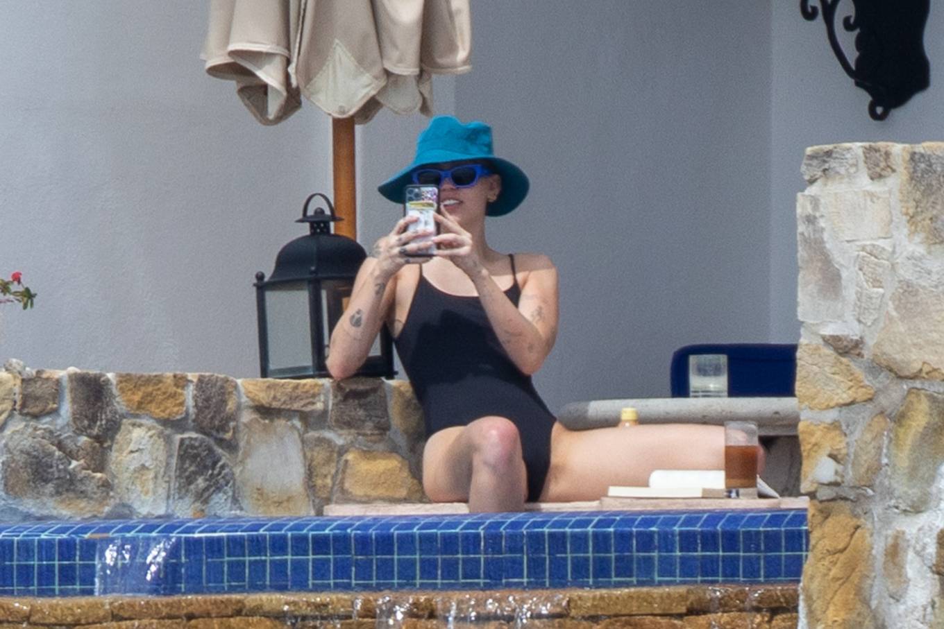 Miley Cyrus 2022 : Miley Cyrus – Pictured on vacation in Cabo San Lucas-08