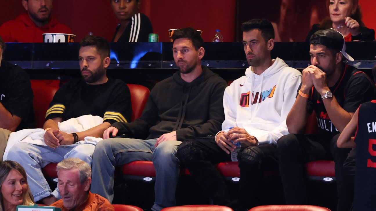 Messi, Suarez, Alba and Busquets arrive for Celtics-Heat