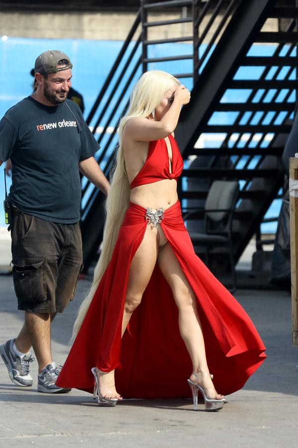 Lady gaga wardrobe malfunction on set 03