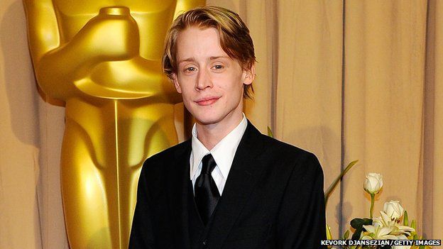 Macaulay Culkin is not dead, he poses 'lifeless' to prove it - BBC News