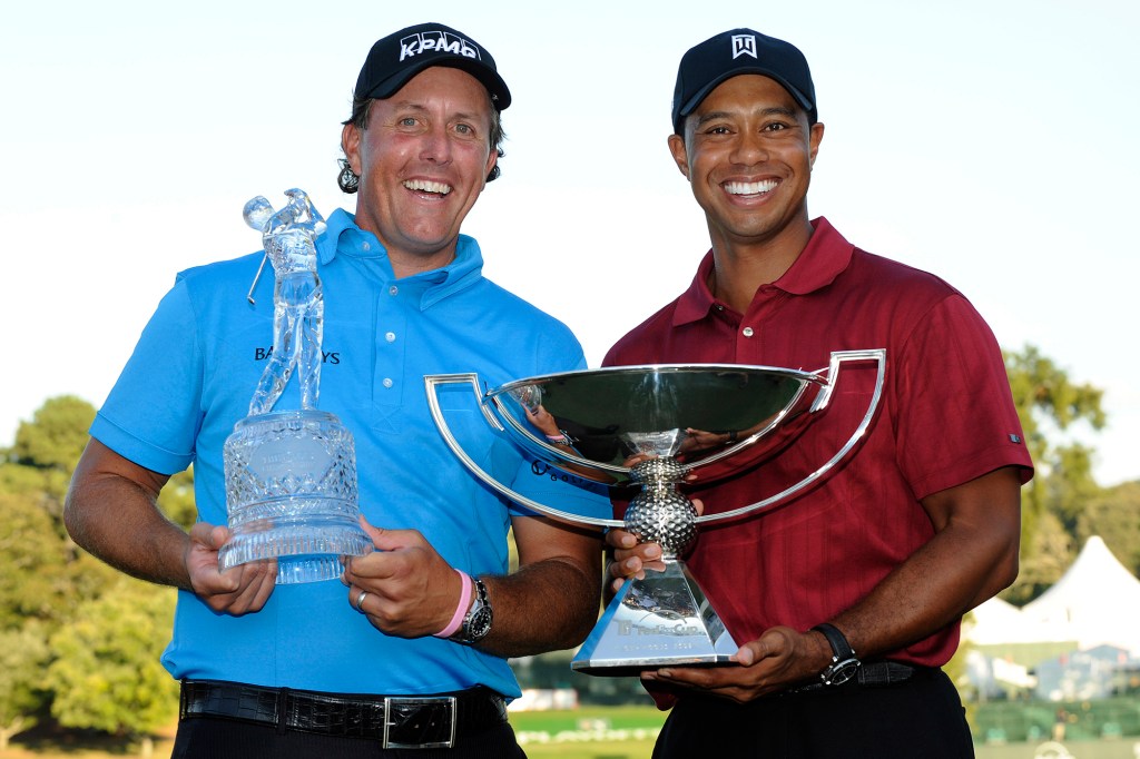 Mickelson wins the Tour Championship and Woods wins the FedEx Cup in the final round of the 2009 PGA Tour Playoffs.