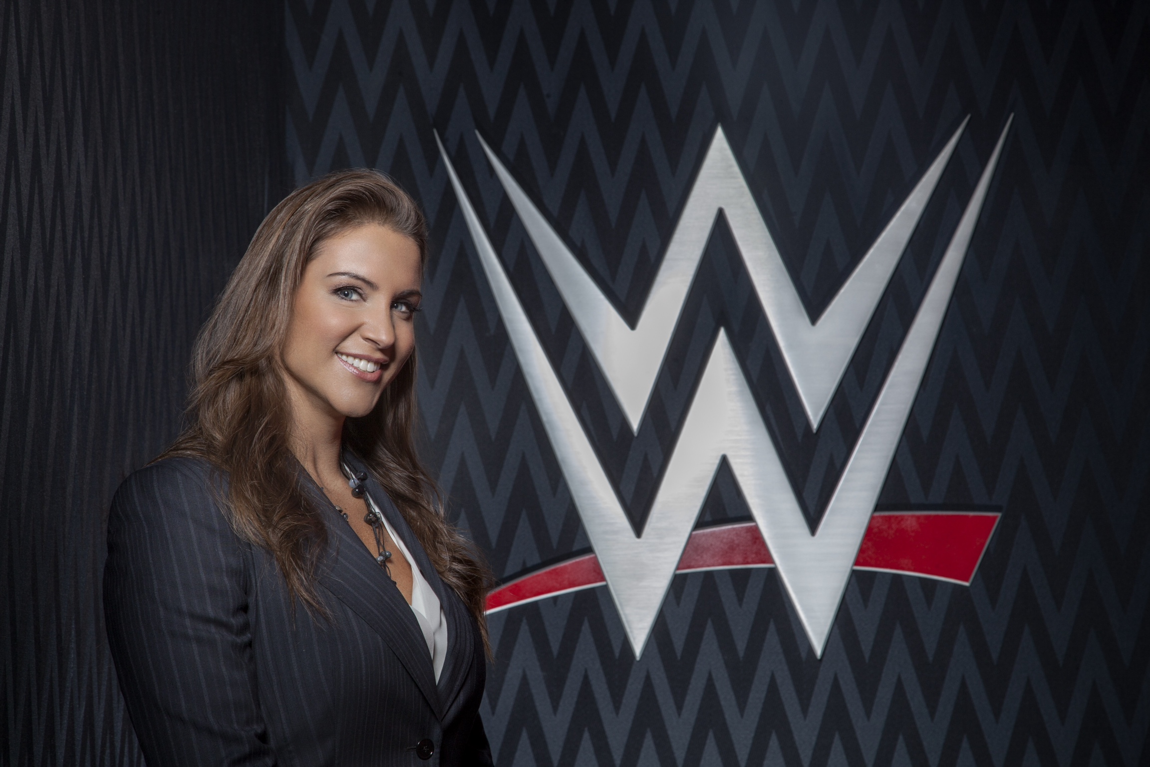  Stephanie McMahon has vowed to bring Ronda Rousey into professional wrestling