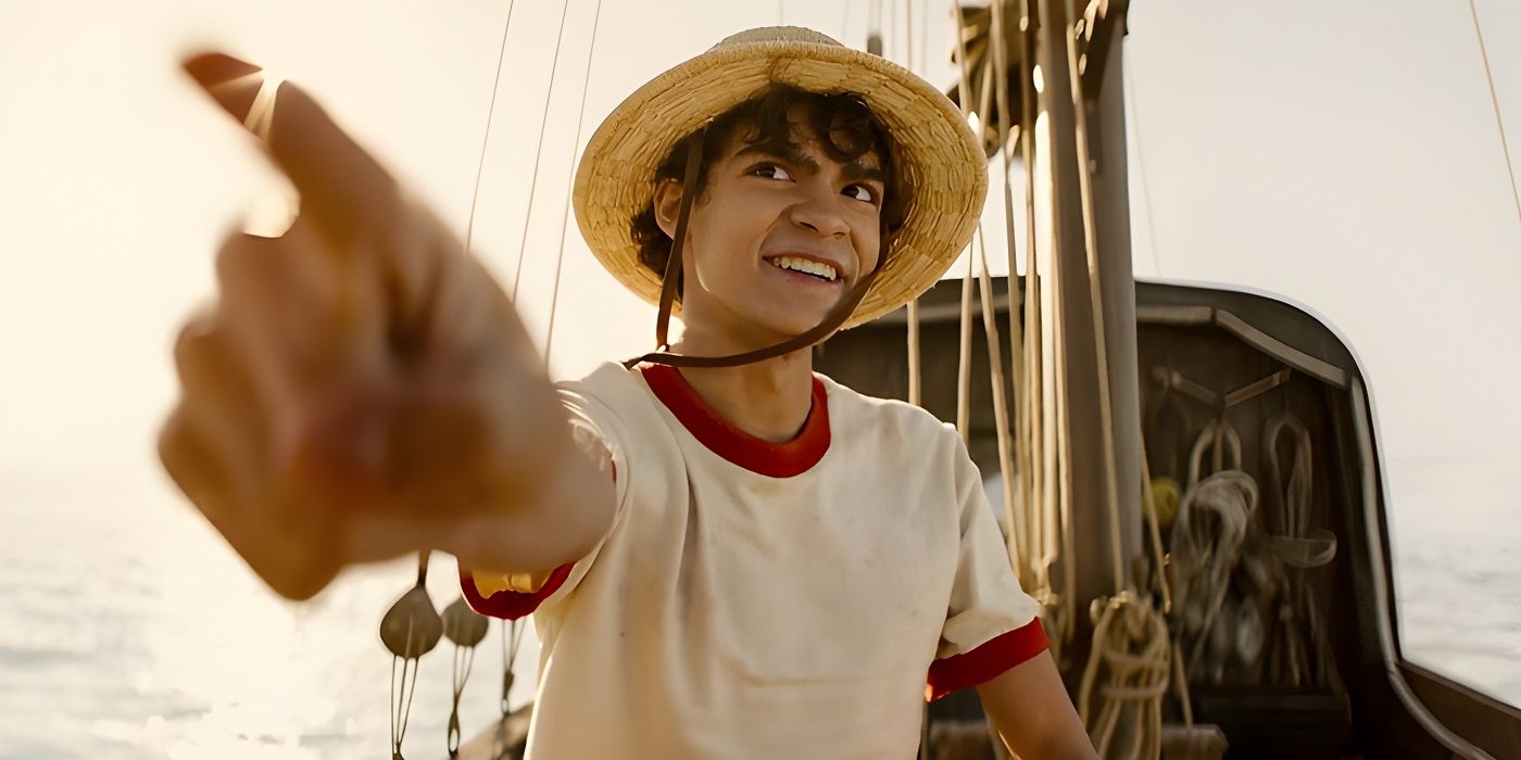 Iñaki Godoy as Luffy in Netflix's One Piece adaptation pointing to the horizon.