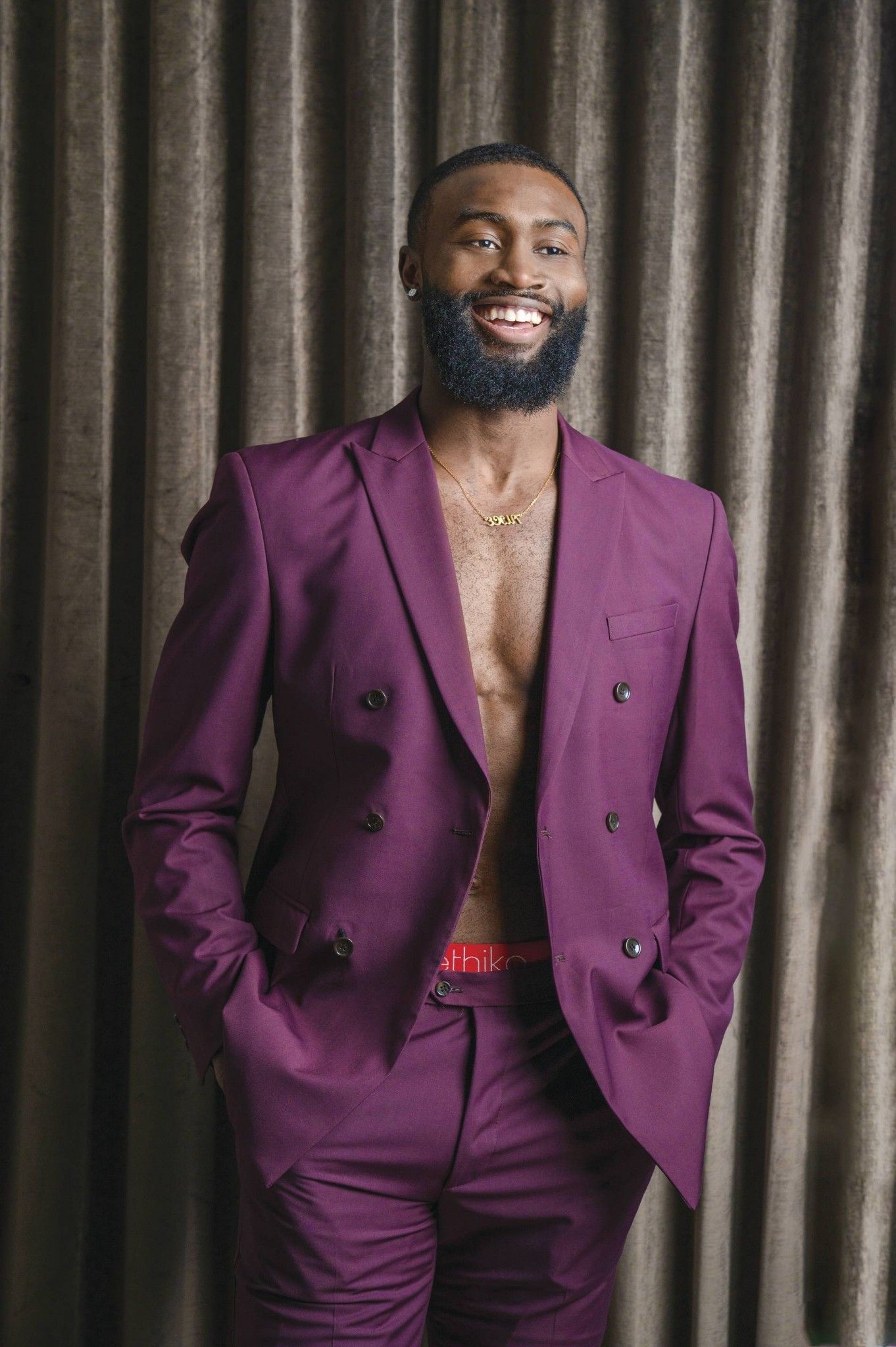 Pin by ｡💕💘💕｡ on 💚💕Jaylen Brown💕💚 | Double breasted suit jacket,  Double breasted suit, Suit jacket