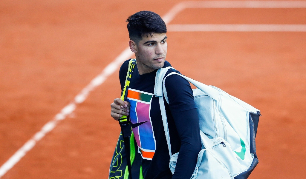 Carlos Alcaraz warming up in Madrid