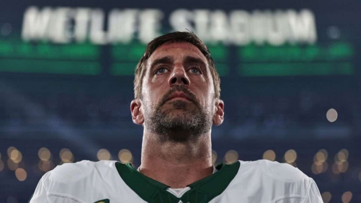 "Fans are so casual!" - NFL fanatics voting for Aaron Rodgers' trade to the Jets as 'worst move of 2023' has fans in shock