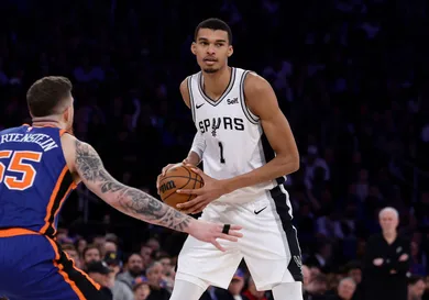 San Antonio Spurs v New York Knicks