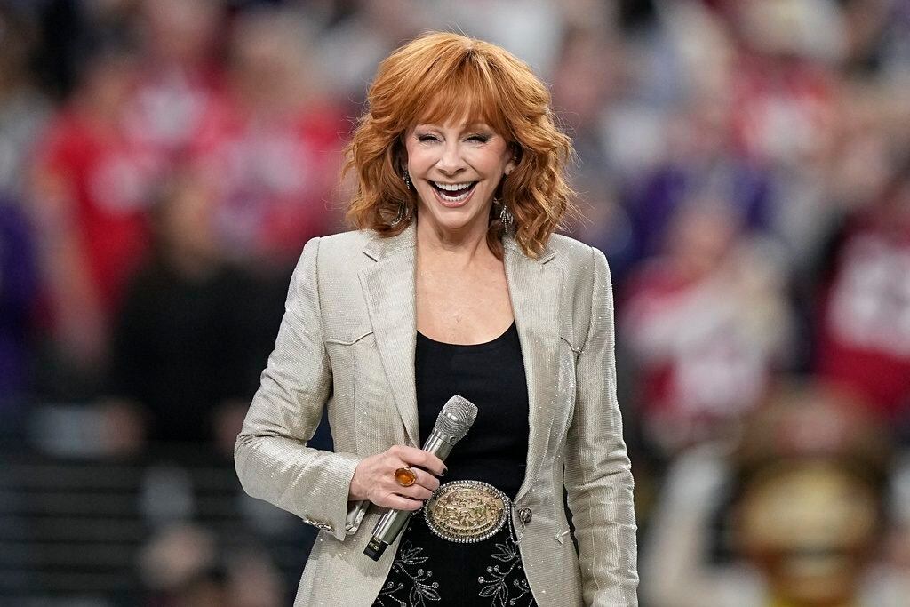 Reba McEntire responds to Joy Behar's criticism of Dolly Parton's 'Jolene'  - pennlive.com