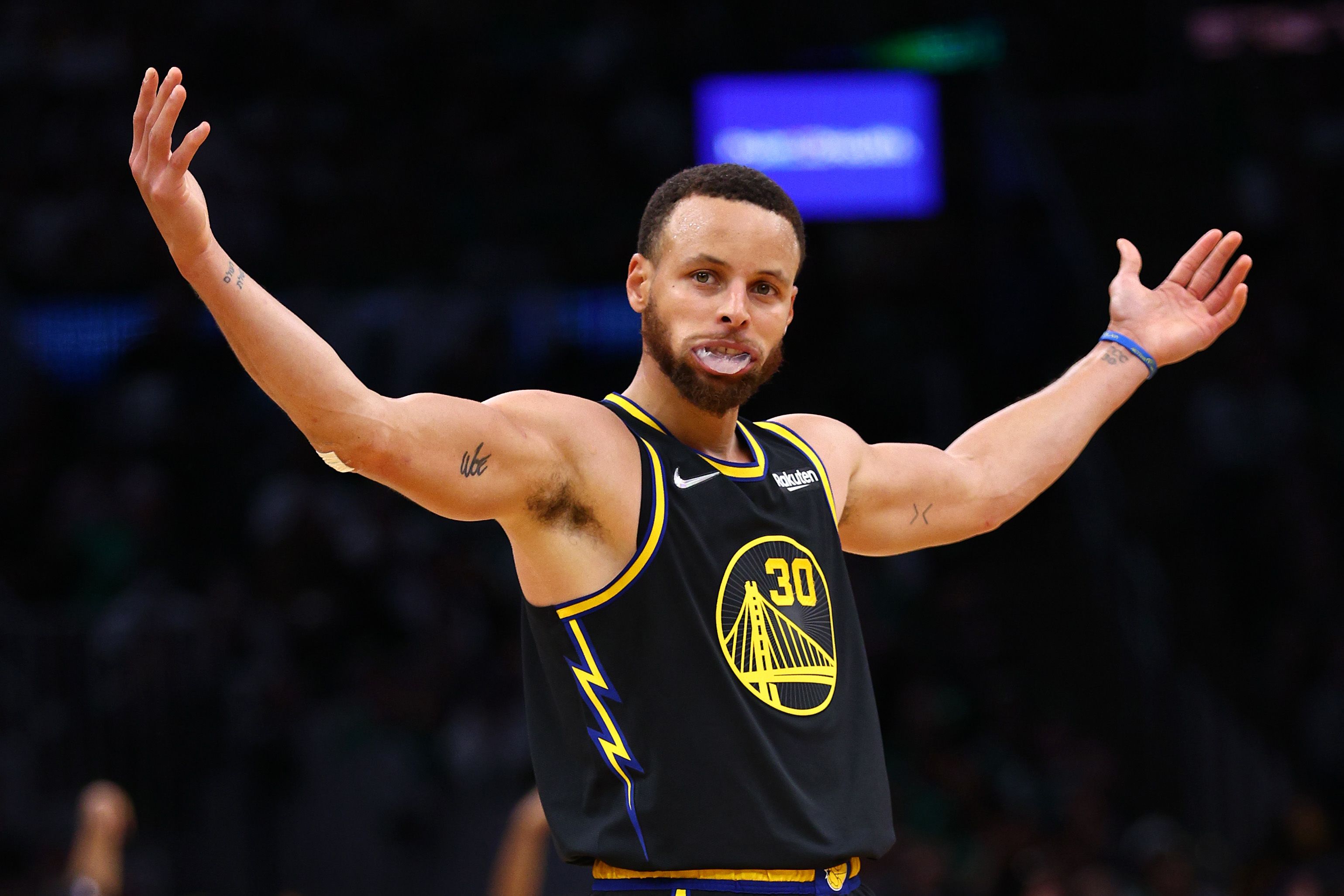 NBA Finals: Steph Curry's 43-point masterpiece helps Golden State Warriors level series with Boston Celtics | CNN