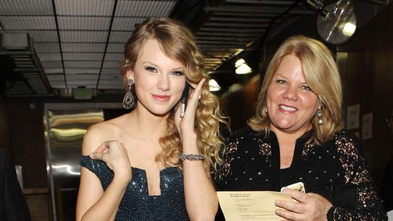 Taylor Swift Reveals Her Mother Has Cancer | US News | Sky News