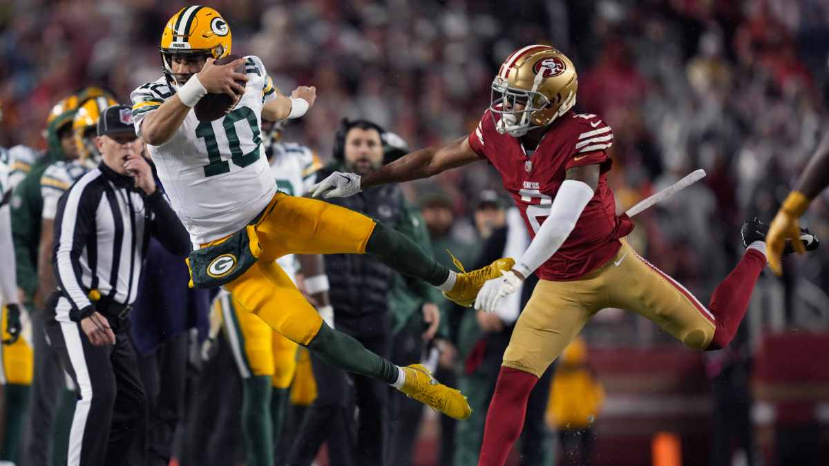 WATCH: Packers players get into a 'fierce' fight with the 49ers defense after Jordan Love gets harshly pushed by Deommodore Lenoir