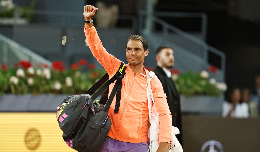 Rafael Nadal waves to the Madrid crowd