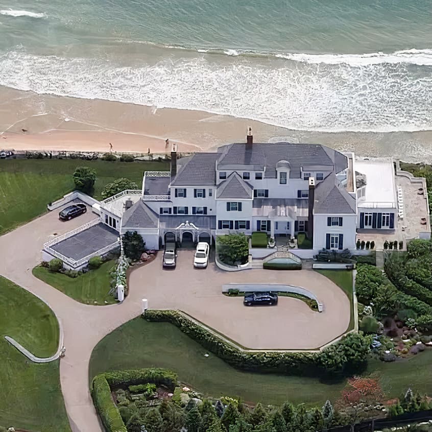 Taylor Swift's $17M home in Rhode Island shows her incredible success, as she is now a Billionaire! - News