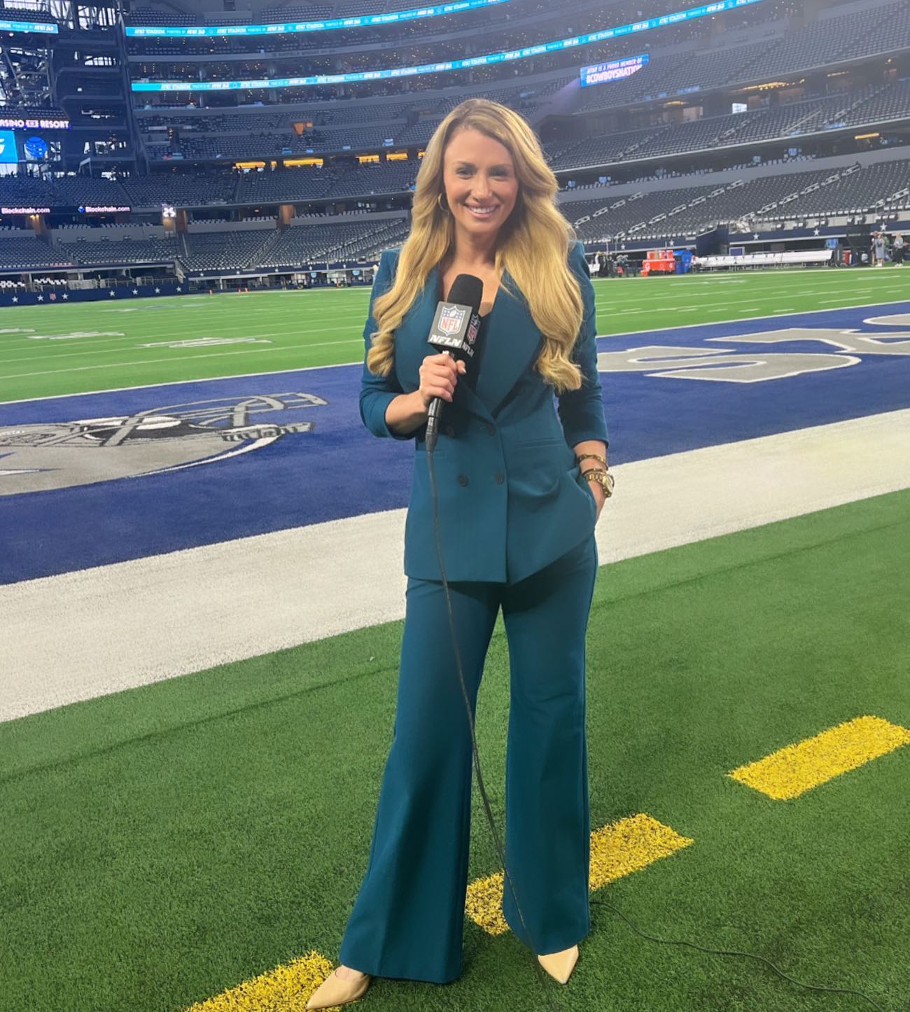 Meet Jane Slater, the stunning NFL Network star who proved she's more than  a 'pretty girl' with brutal training tackle | The US Sun