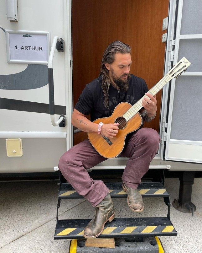 The actor 'Aquaman' lives a wandering life photo 1