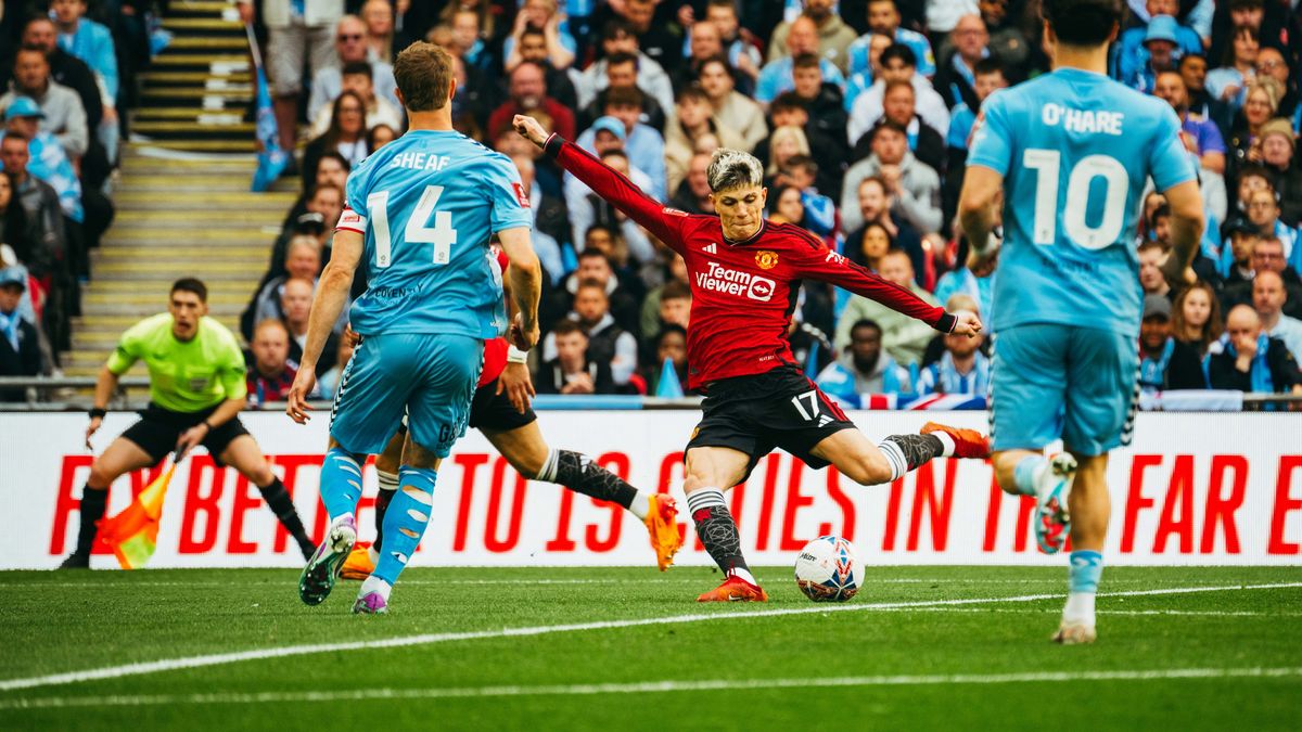 Manchester United, con Alejandro Garnacho, avanzó por penales a la final de  la FA Cup